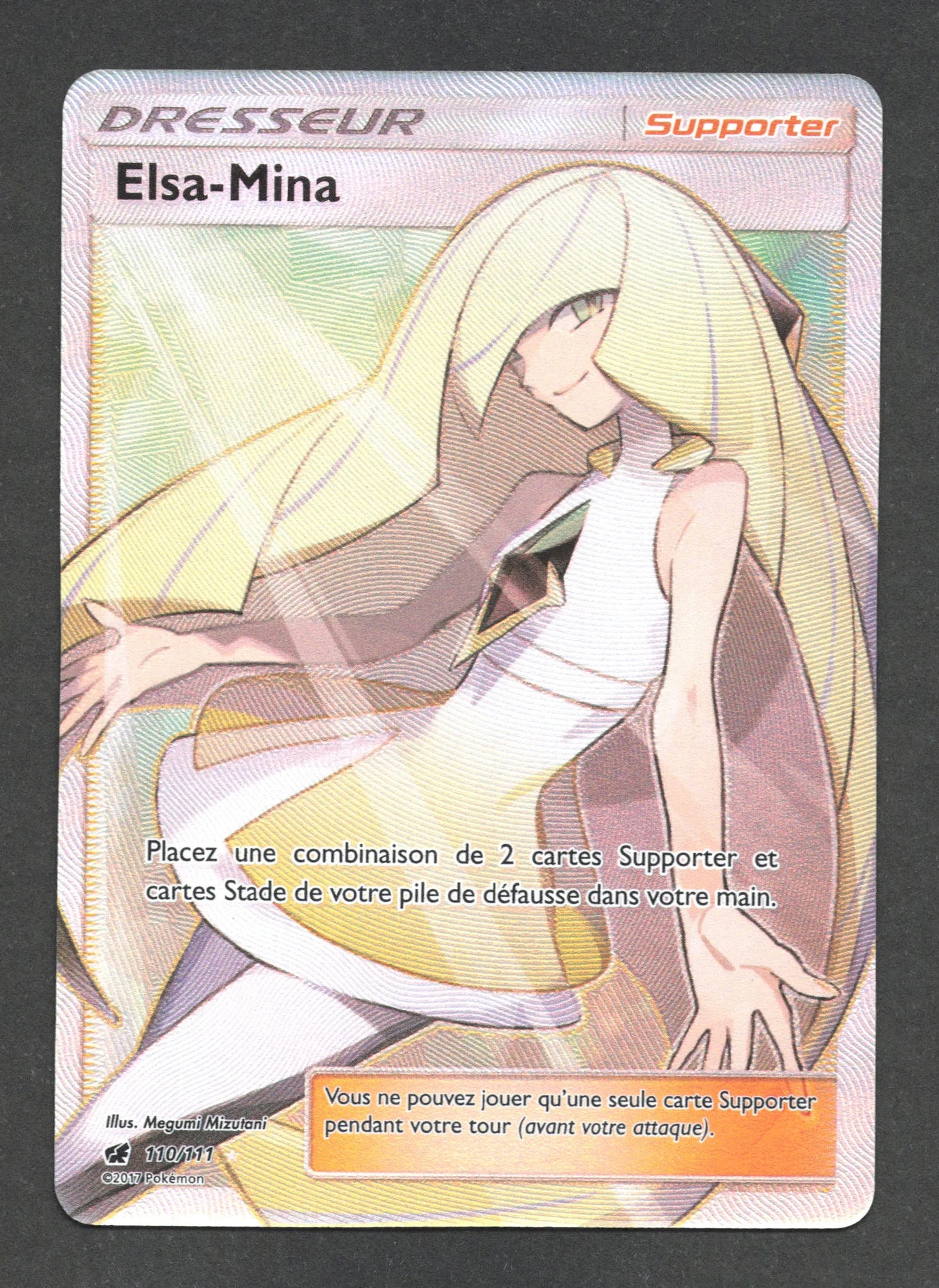 110/111 Elsa Mina DRESSEUR - Invasion Carmin